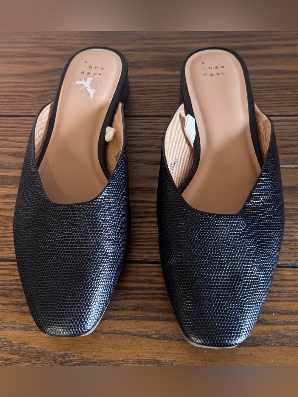 A New Day Black Textured Mules Flats Size 9.5 Slip On Pointed Toe Indie Sleaze